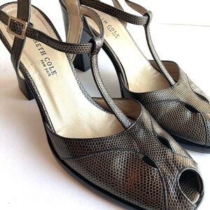 KENNETH COLE New York Leather T Strap Heels sz 8